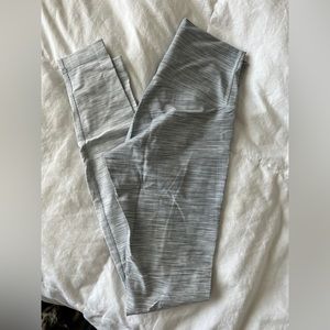 Lululemon White striped Wunder Under size 2 Leggings